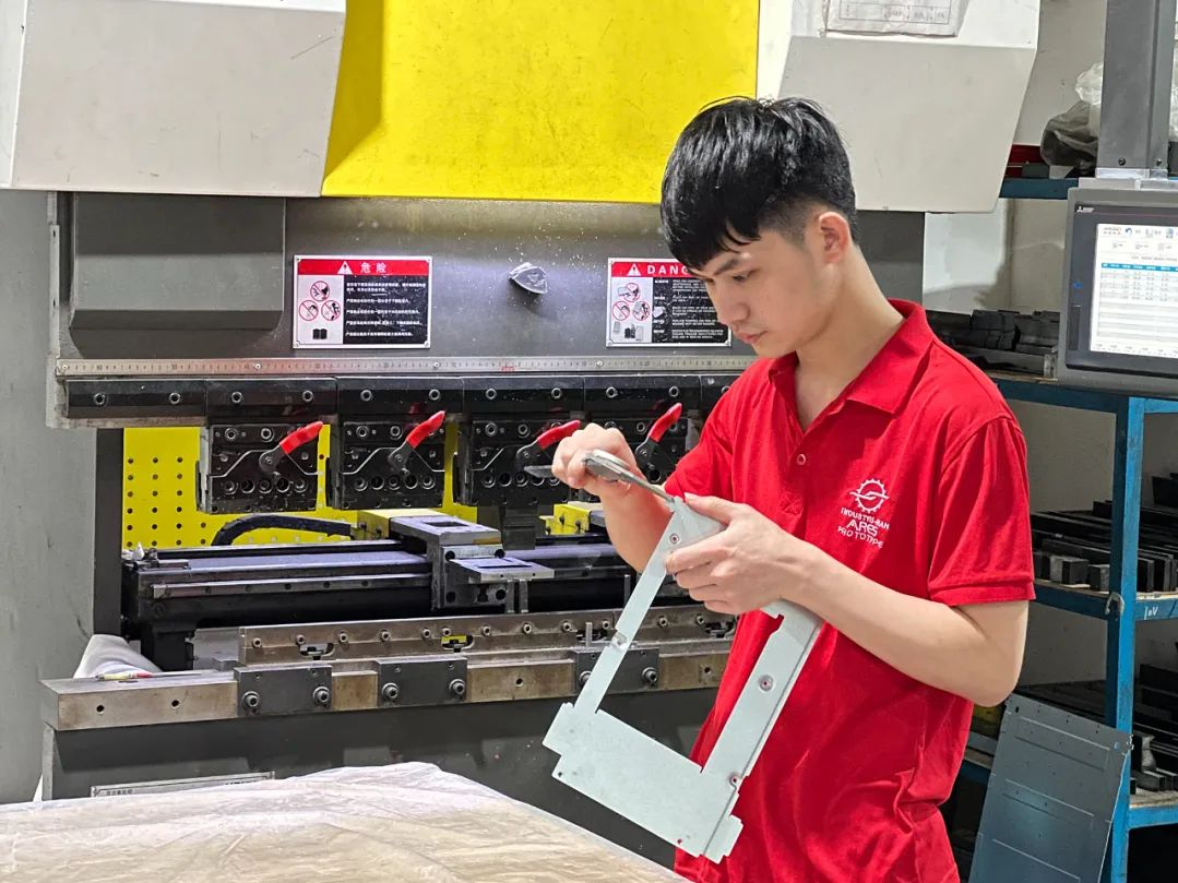 工业人：冲压钣金领域的卓越领航者(图1)